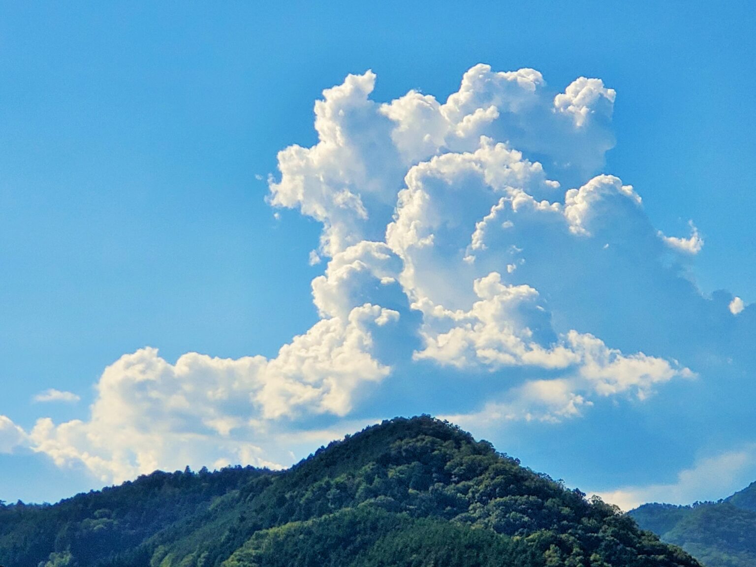 【雲の峰いくつ崩れて月の山】俳句の季語や意味・表現技法・鑑賞・作者など徹底解説!! 俳句の教科書|俳句の作り方・有名俳句の解説サイト 【雲の峰いくつ崩れて月の山】俳句の季語や意味・表現技法・鑑賞・作者など徹底解説!! 俳句の教科書|俳句の作り方・有名俳句の解説サイト